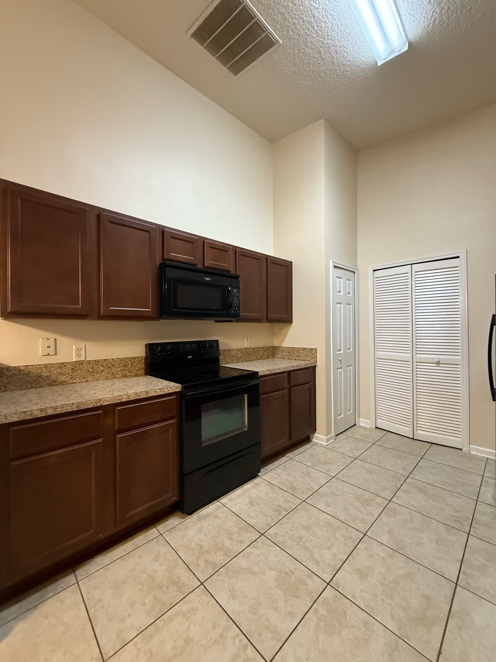 2564 Golden Lake Loop – photo 3