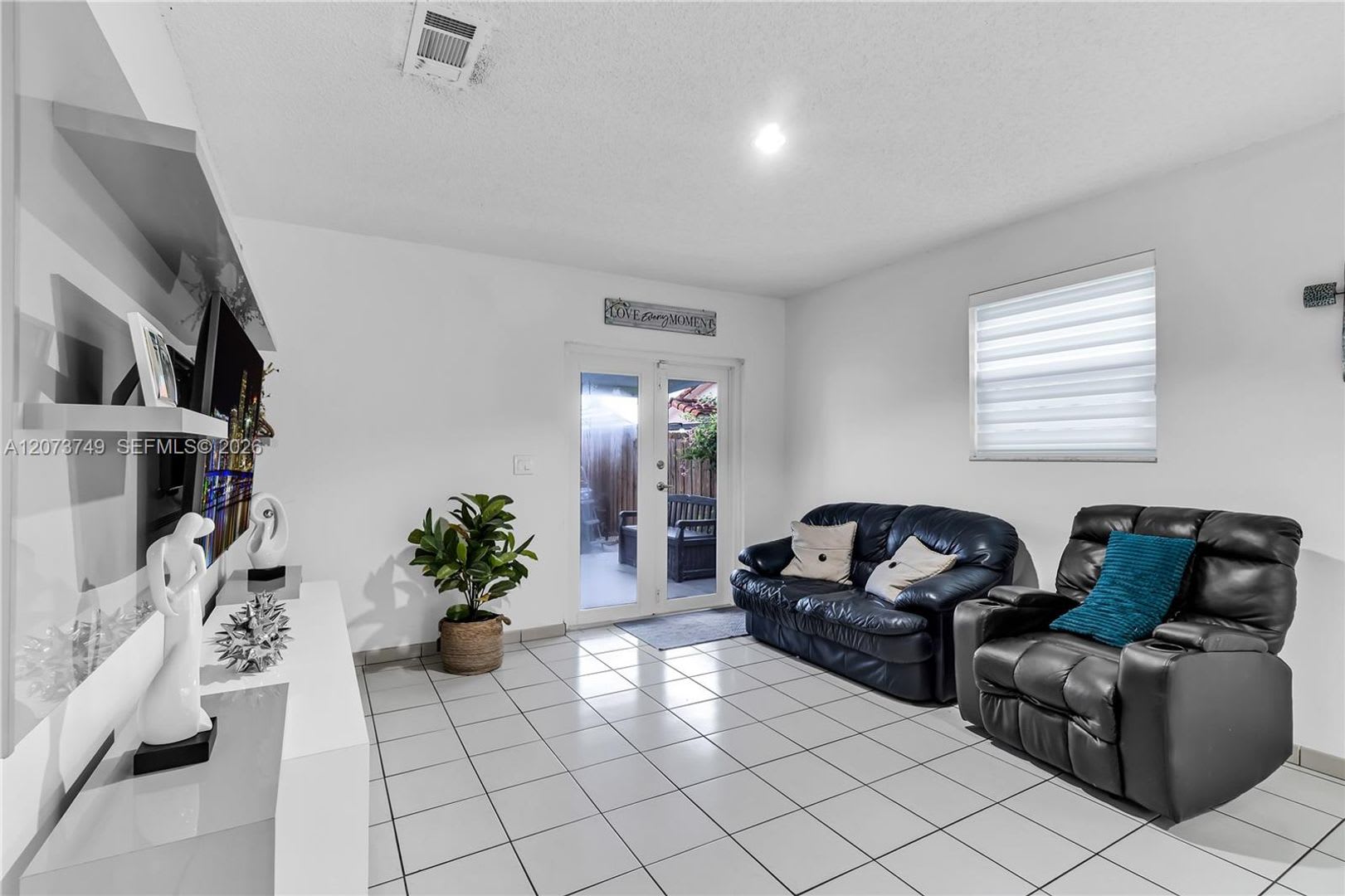 980 W 43Rd Place Hialeah Fl 33012 7280 – photo 4