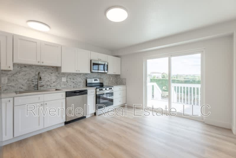 1996 Oakcrest Cir – photo 4