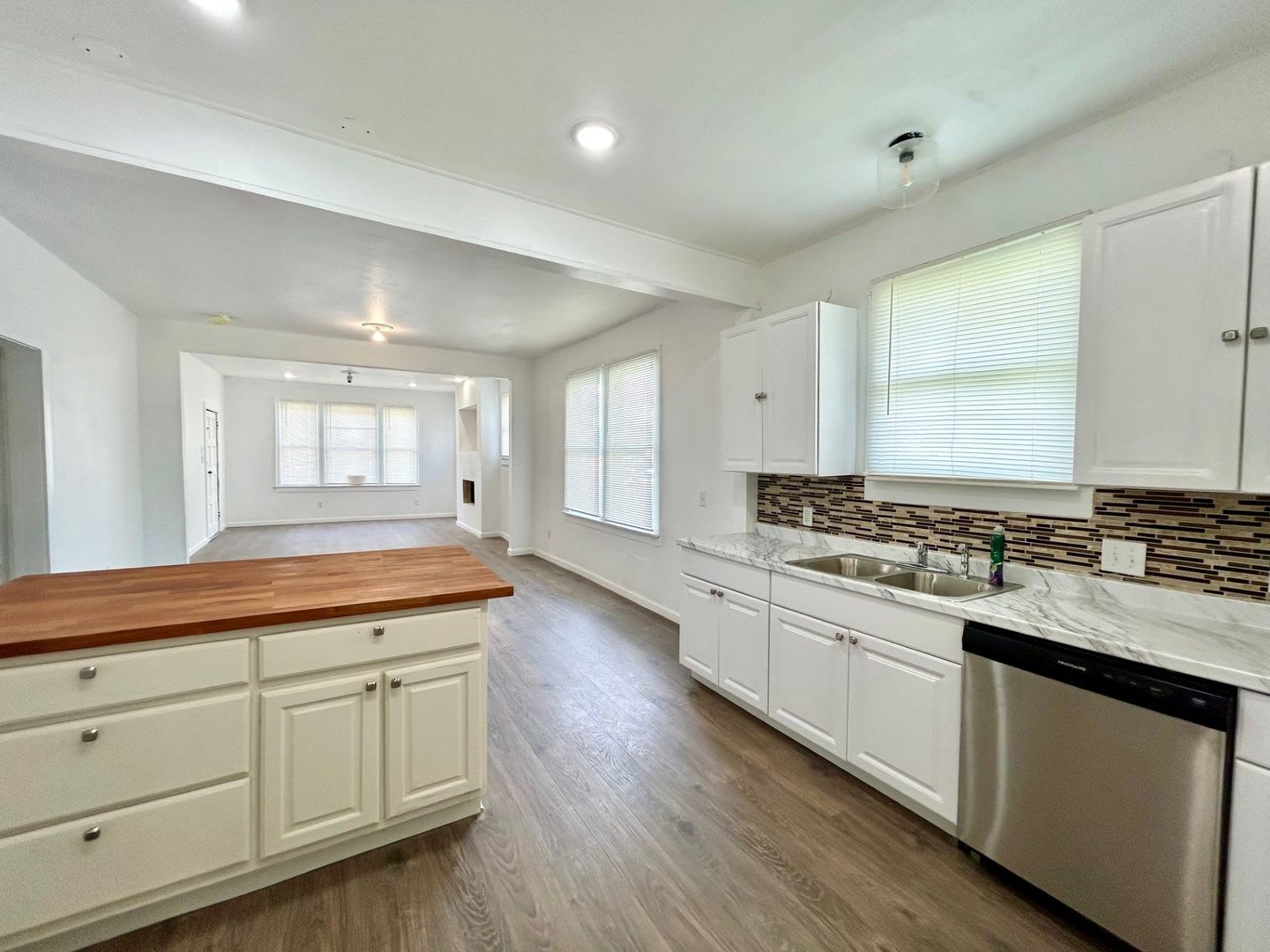 3Bed 2Bath Home For Lease Available Now – photo 1