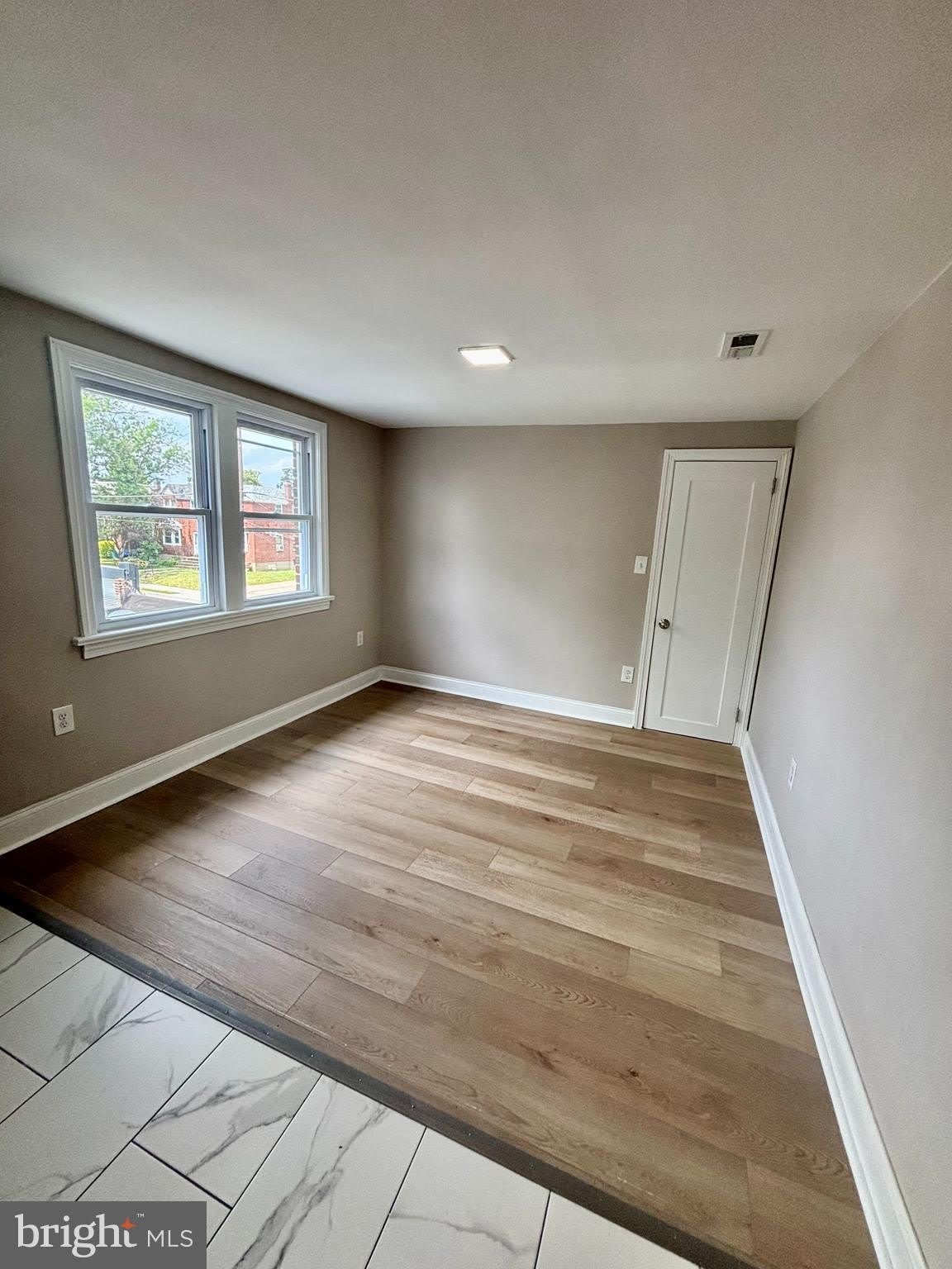 6828 OXFORD Avenue – photo 5
