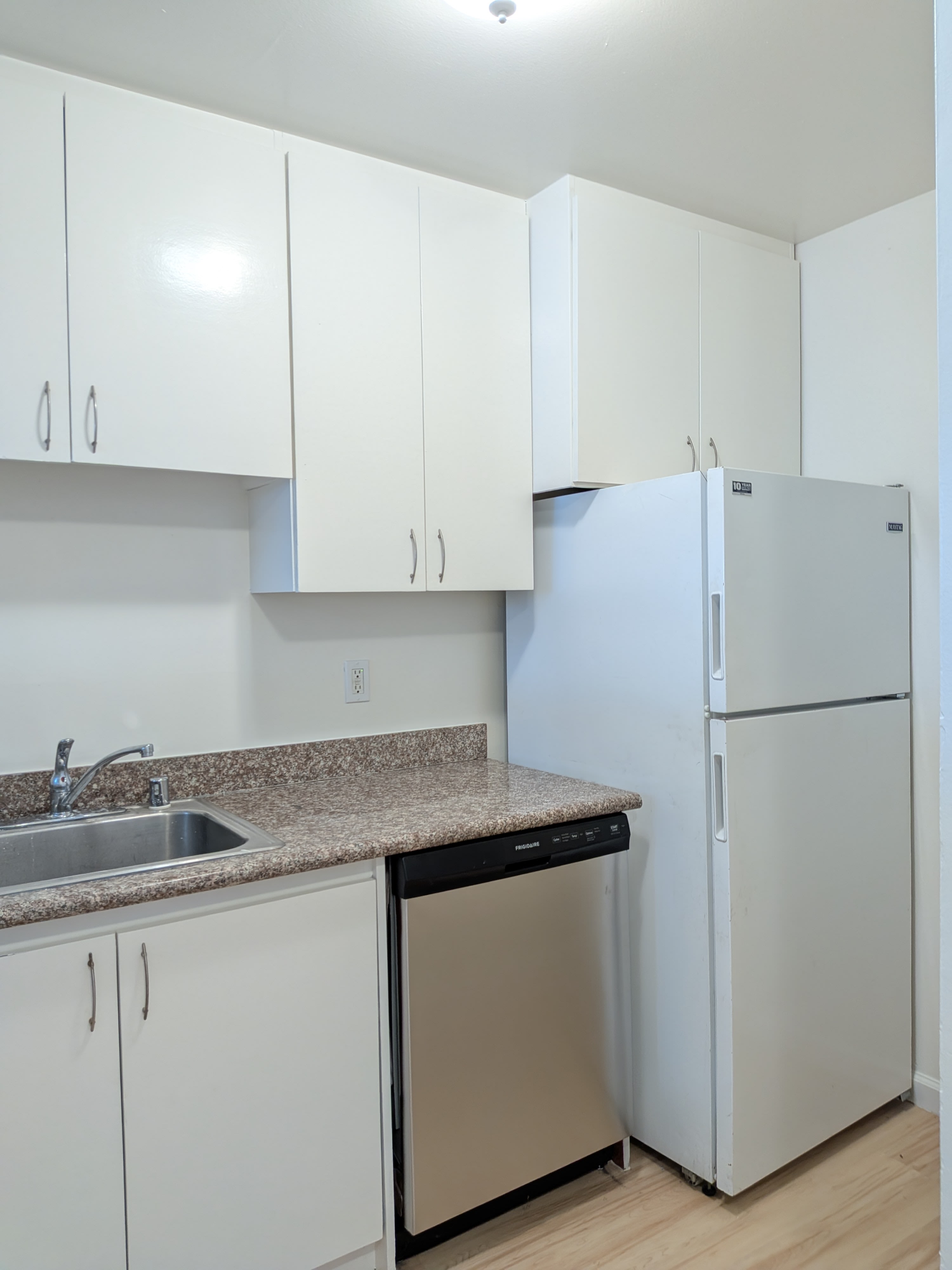 1580 Frisbie Ct Apt 6 – photo 2