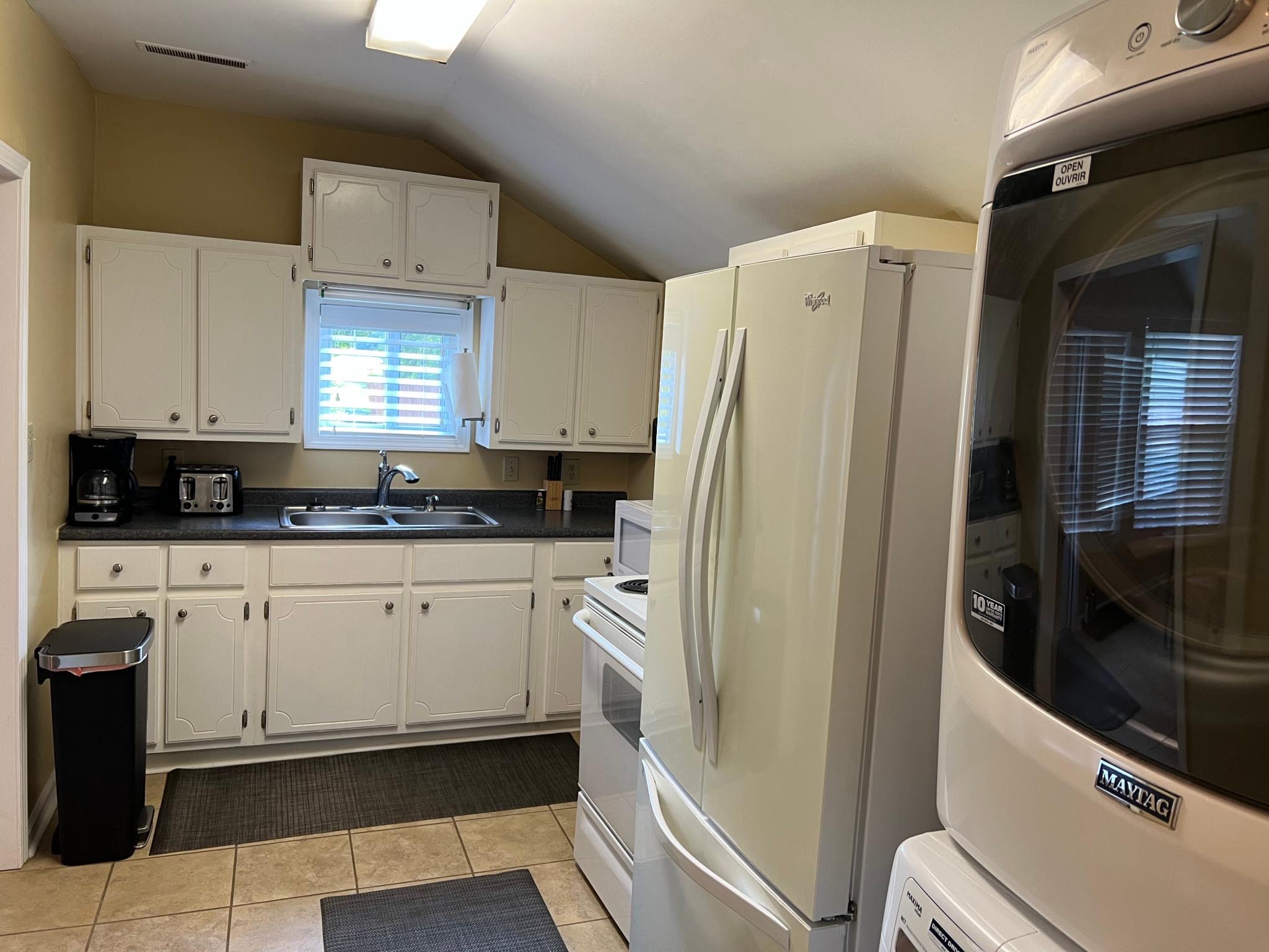 102 N Main St – photo 3