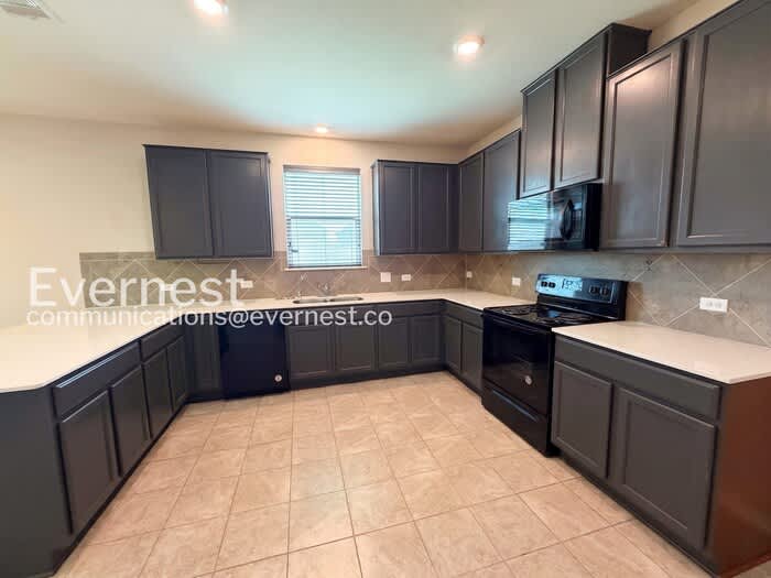 13700 Vigilance Street – photo 3