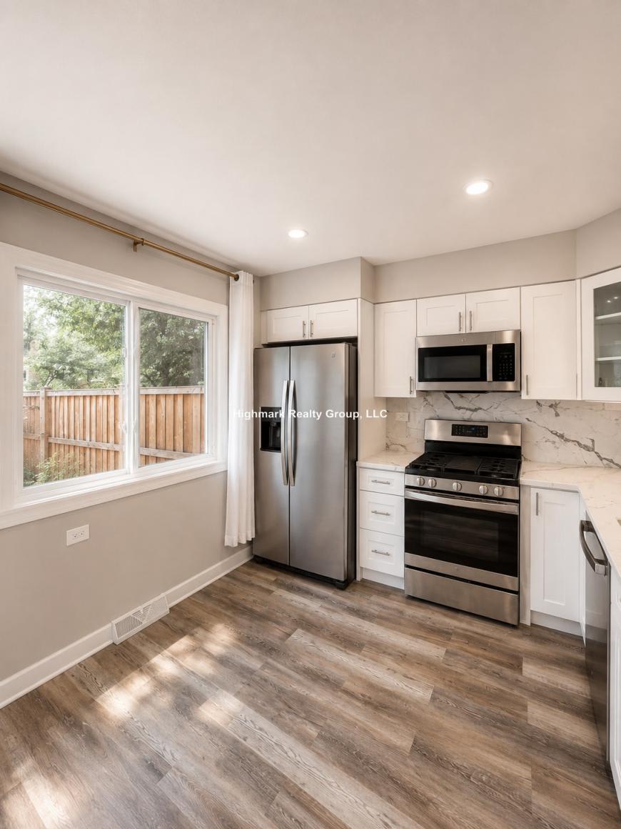 354 Skokie Ct. – photo 2
