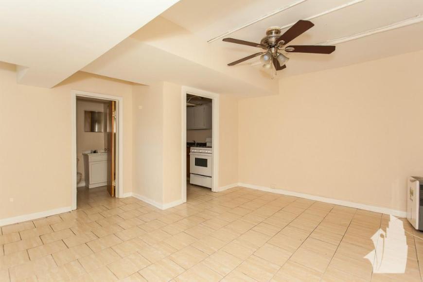 2886 North Clark – photo 1