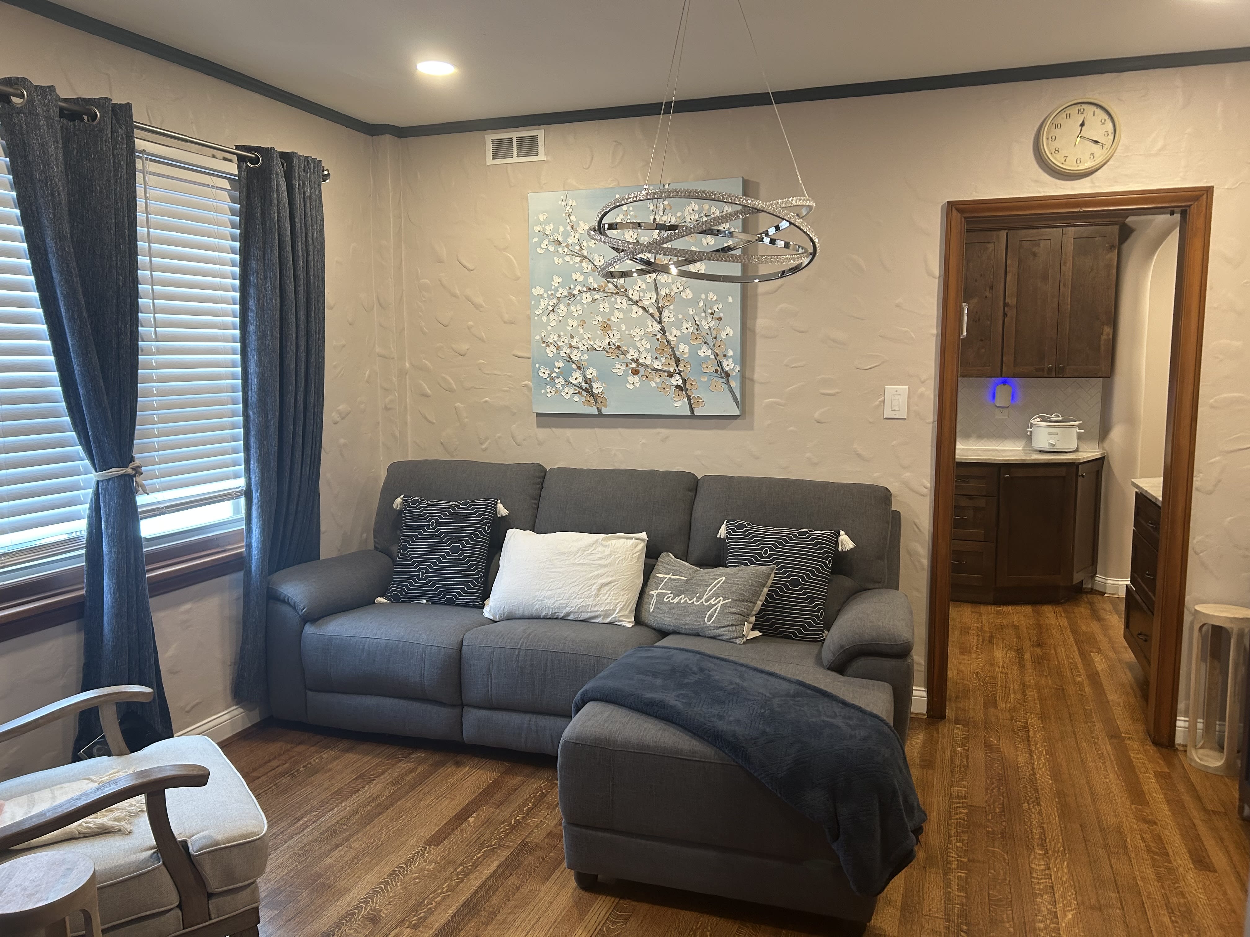 2523 Roanoke Ave – photo 4