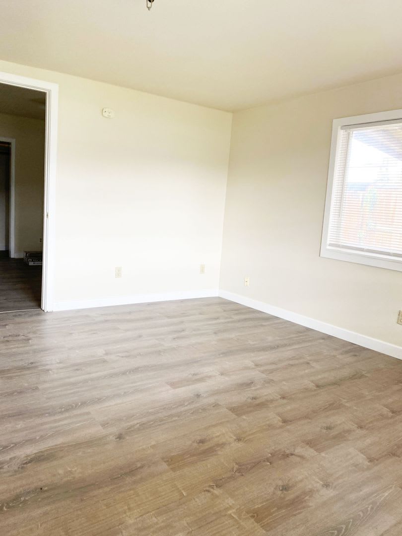 Charming 3 Bedroom House For Rent Close To Sunnyslope Water And Sewer Included – photo 5