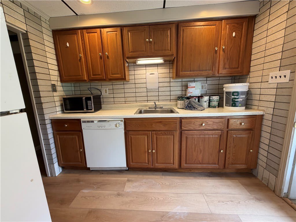 735 Athalia St – photo 4