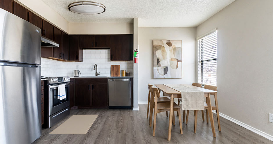 Creekside Apartment Homes – photo 2