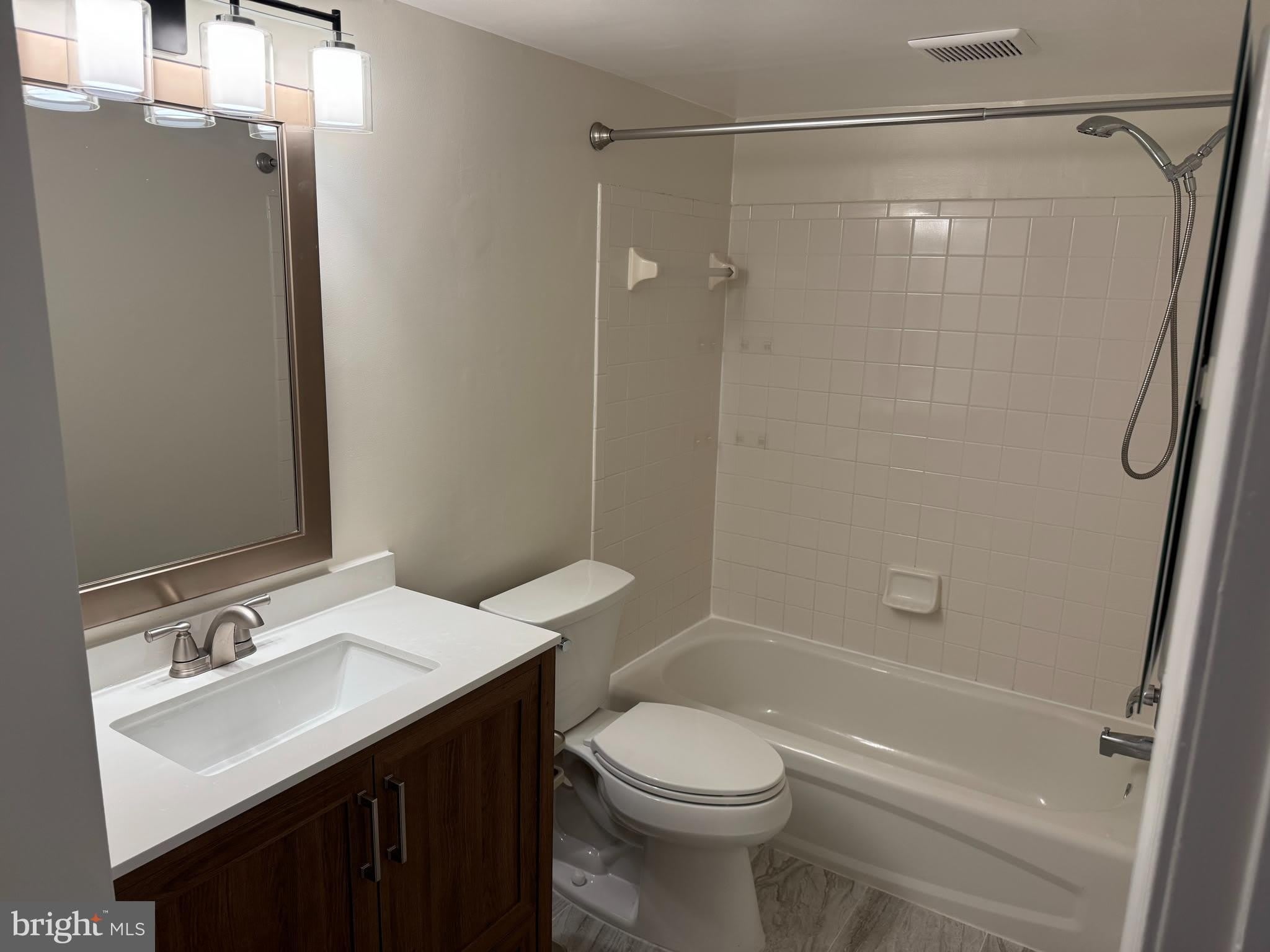 5900-L SURREY HILL Place – photo 3