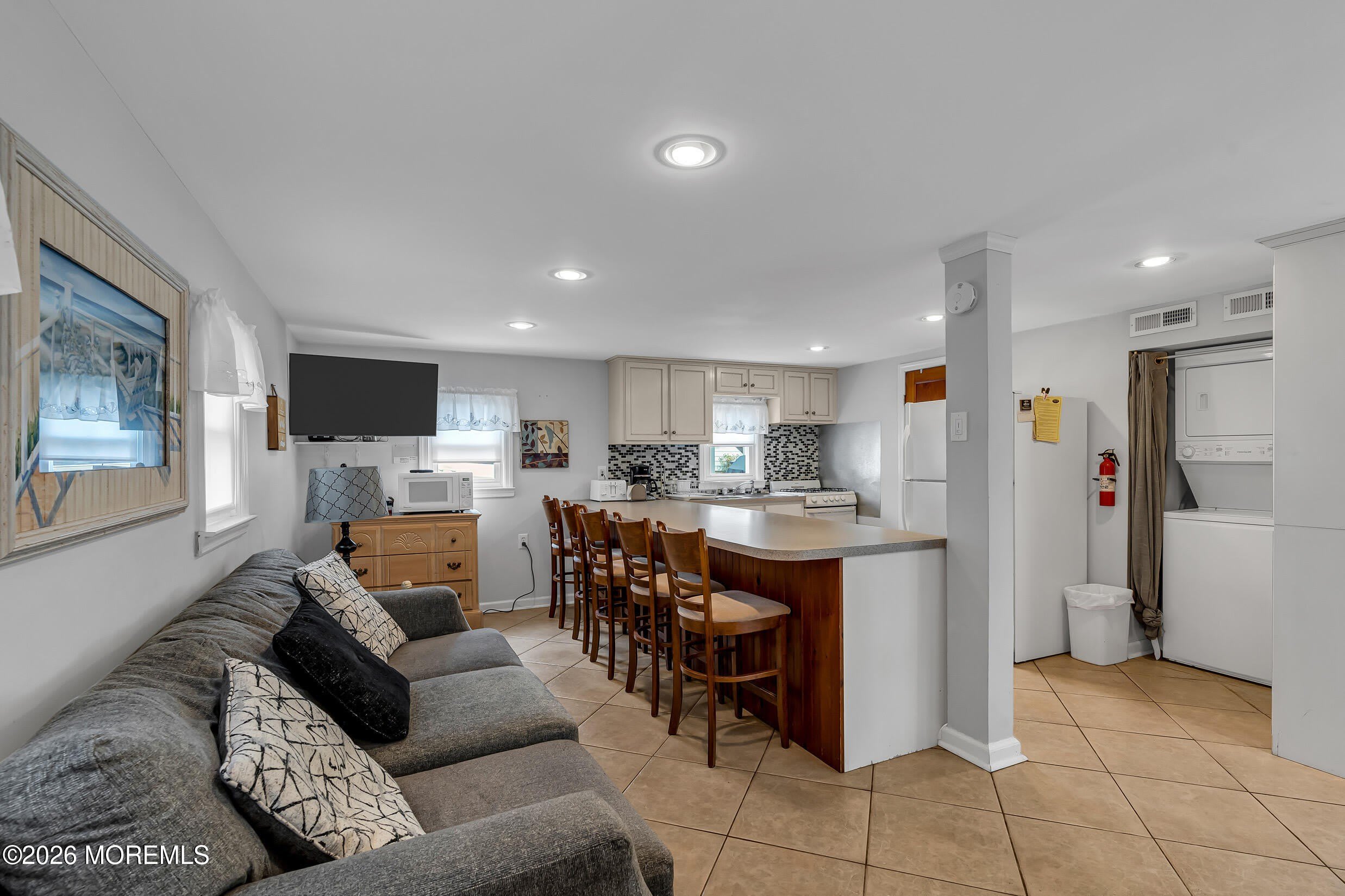 21 E Bay Way – photo 2