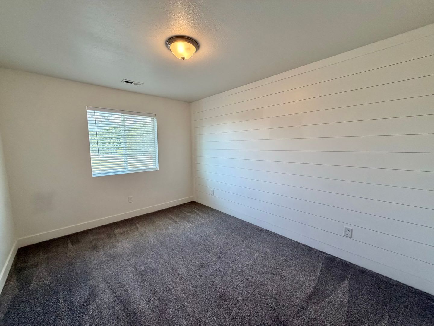 Nearly New Townhome – photo 3