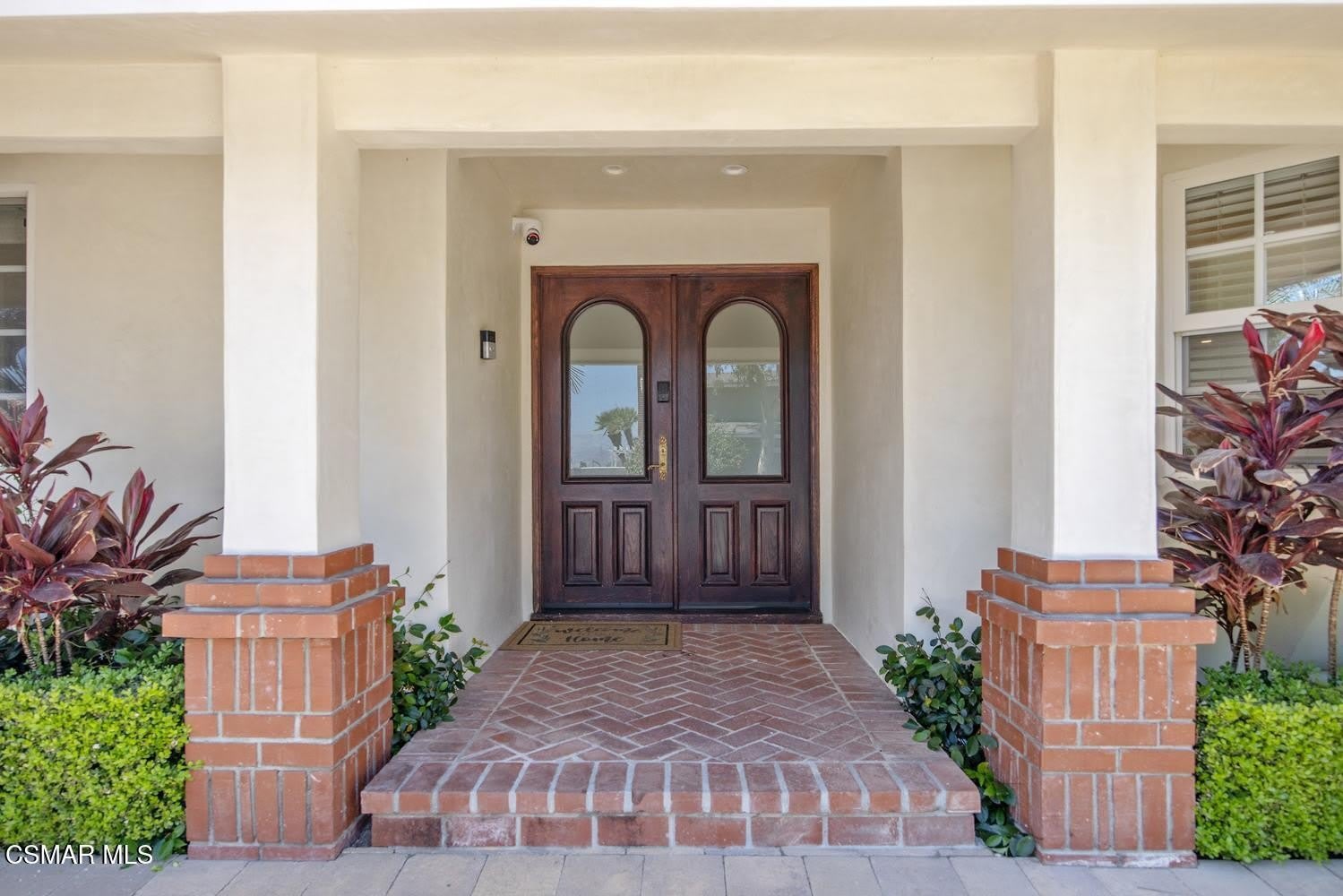 23350 Aetna Street – photo 4