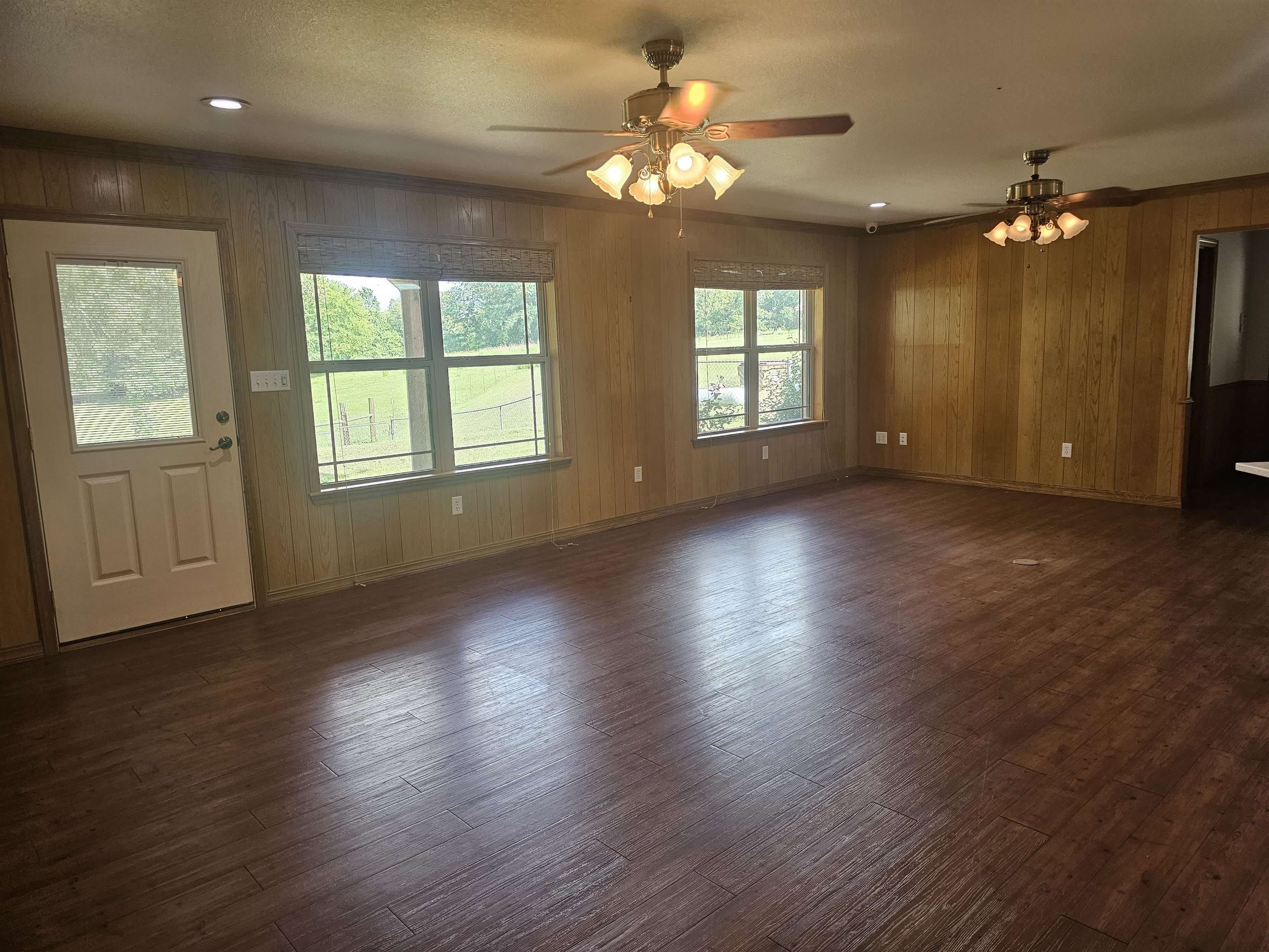 1316 E CR 236 – photo 3