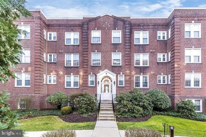 104 WOODSIDE Road – photo 1