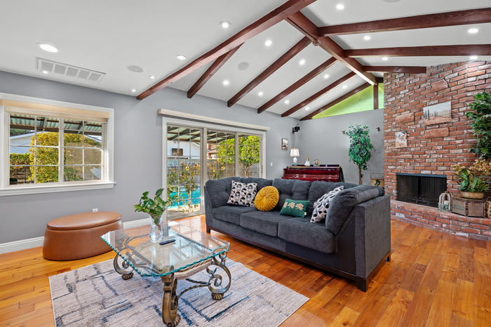135 Underhill Drive – photo 4