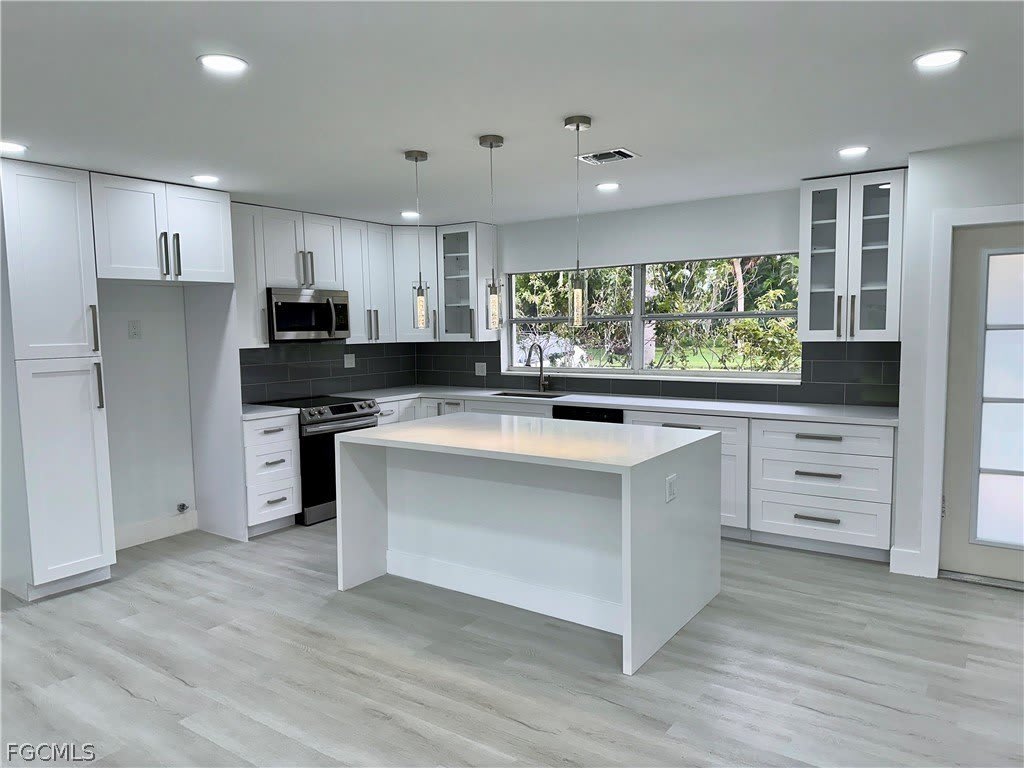 6187 Island Park Court – photo 4