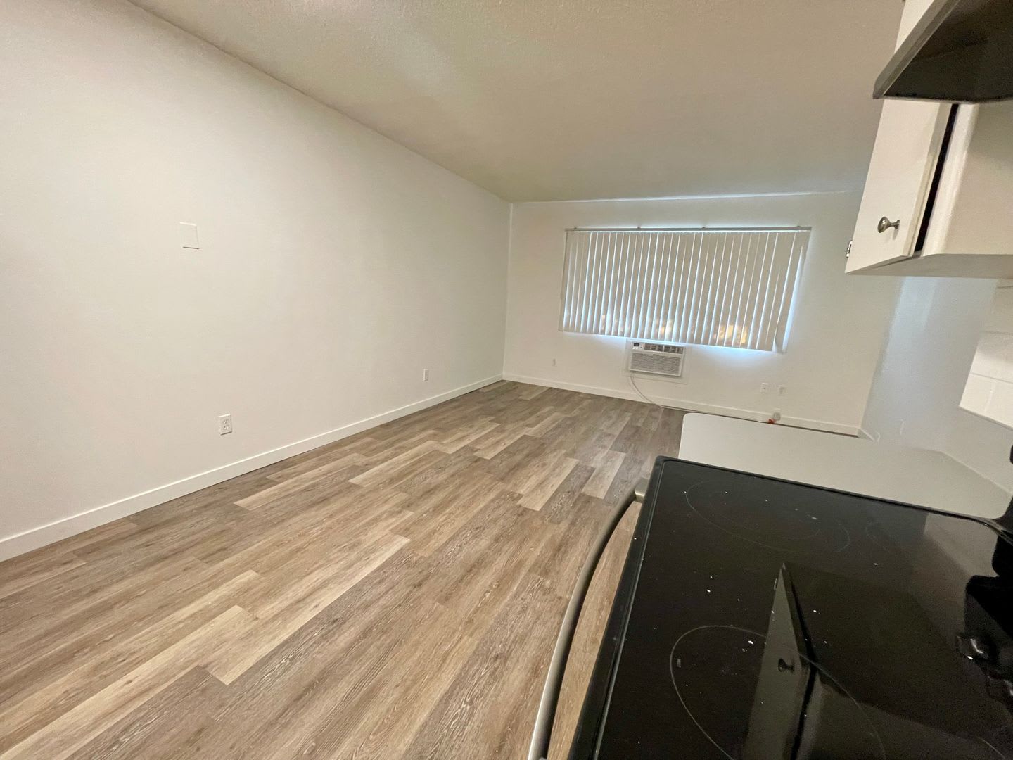211 219 S Whipple Rd – photo 5