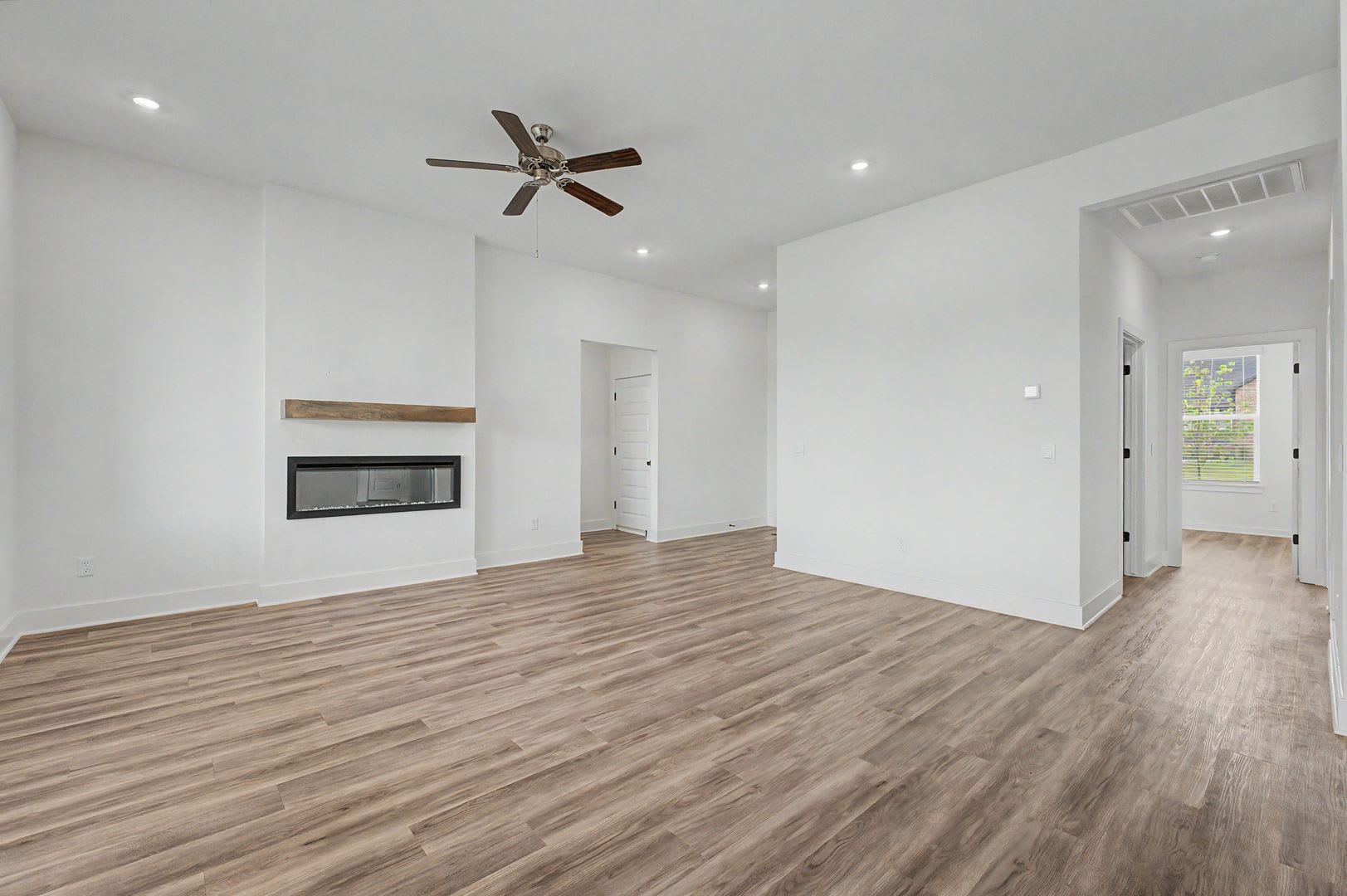 Modern 3‑Bed Home with Open Layout & Premium Finishes – Ready Now – photo 5