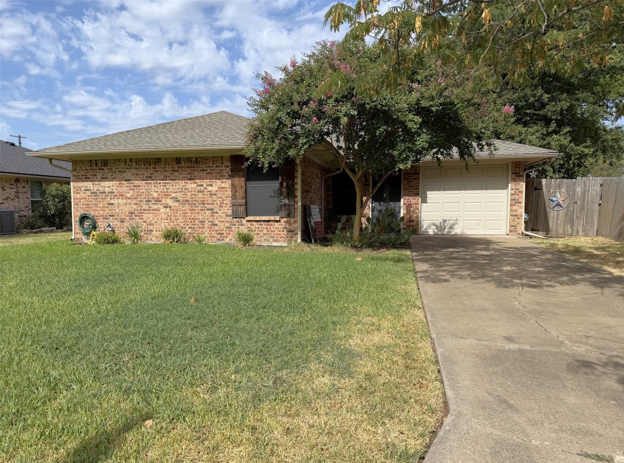 101 Kathryn Drive – photo 1