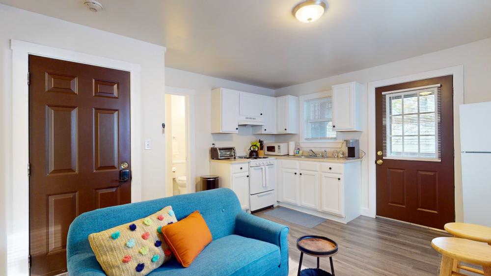 22 Hews St – photo 4