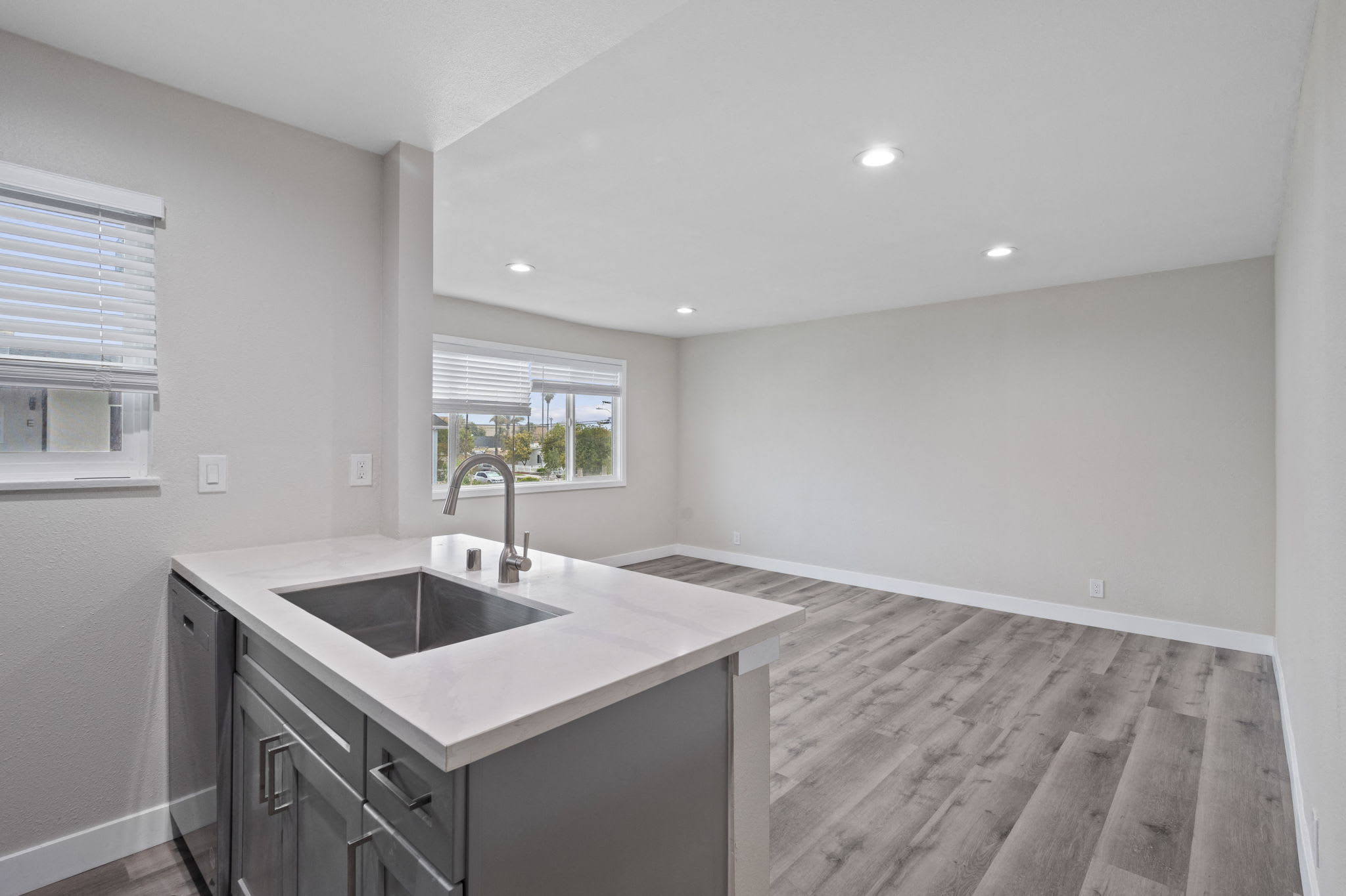 Charle Square Apartments – photo 2
