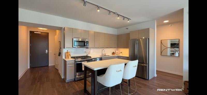 737 W Washington Blvd – photo 4