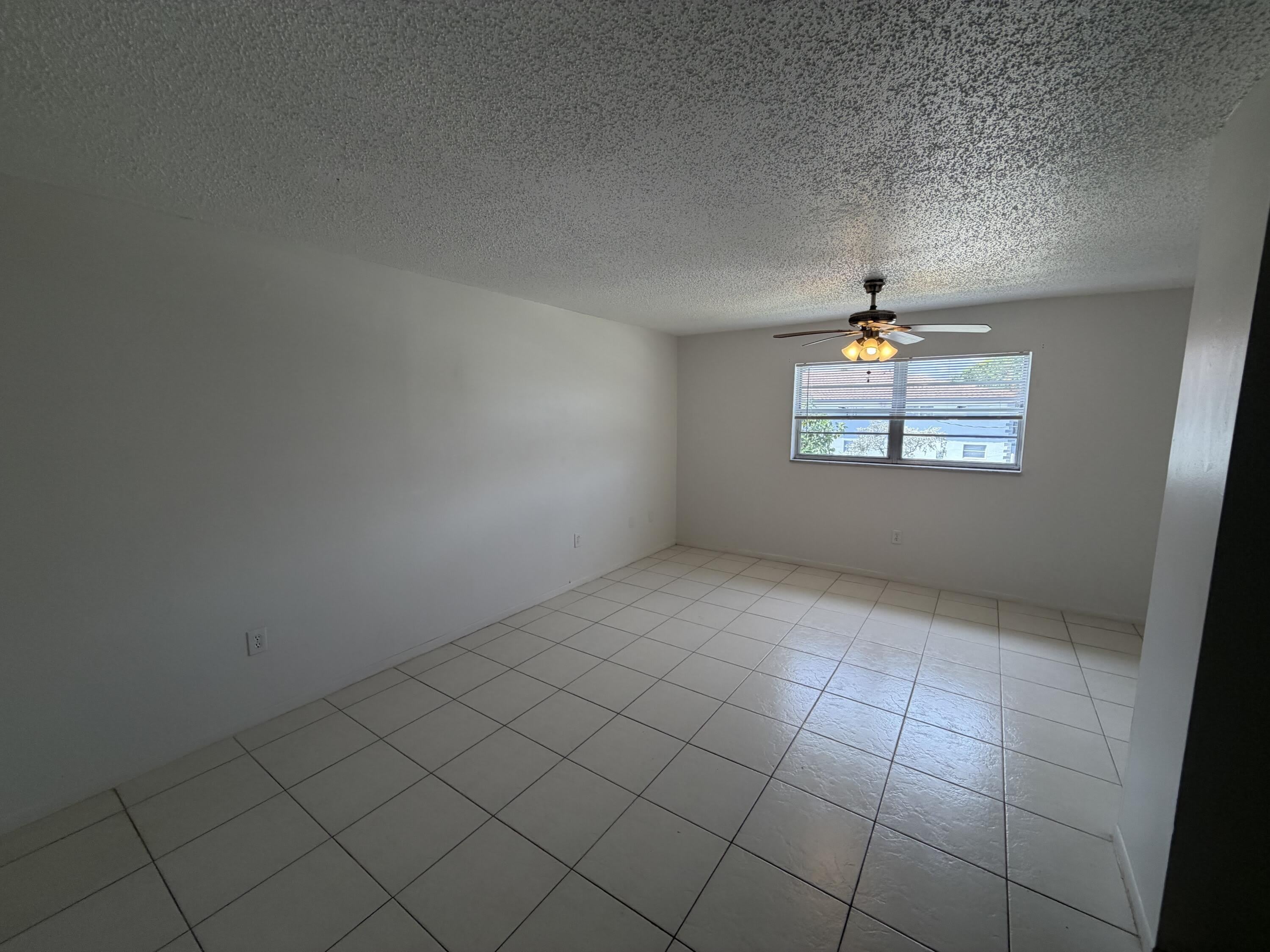 650 SW 2nd Avenue – photo 4