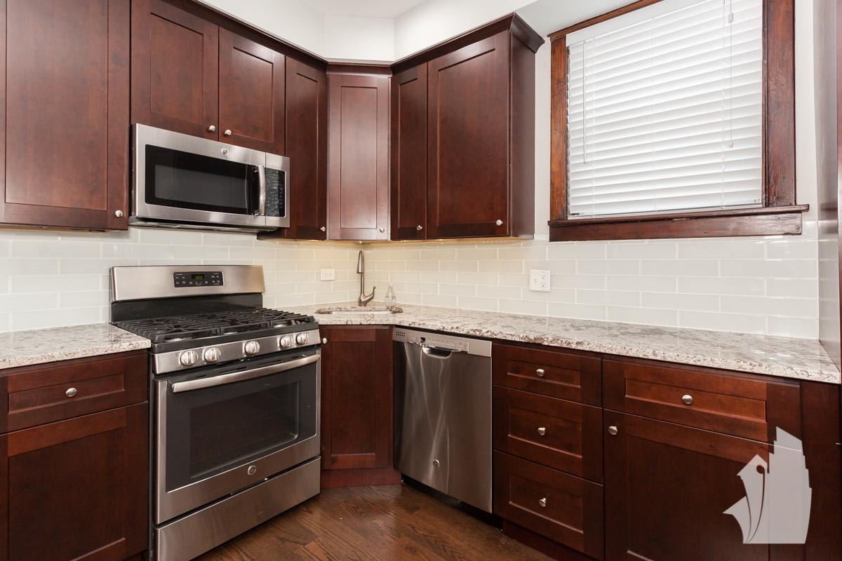 1429 W Superior – photo 1