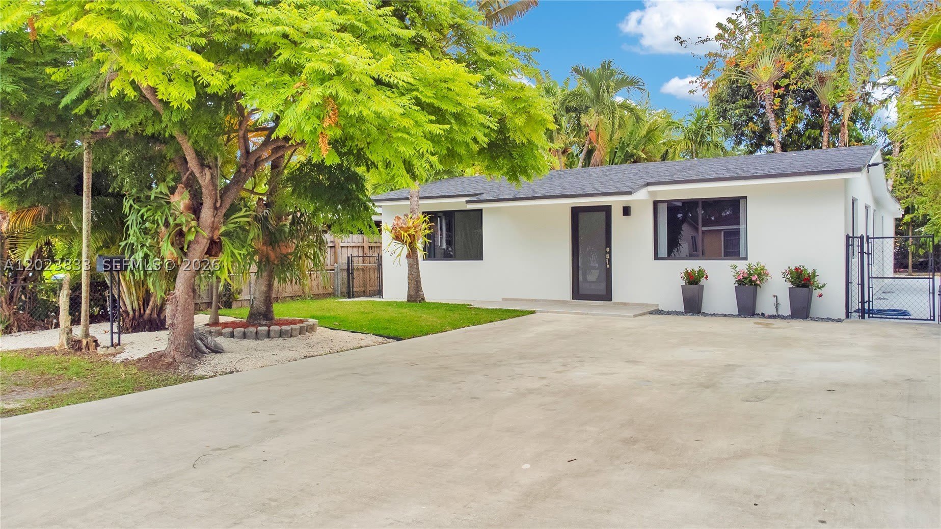 6566 SW 35th St – photo 1