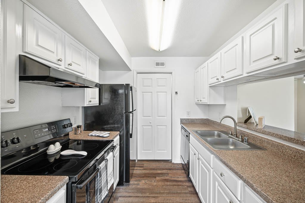College View Apartments – photo 1