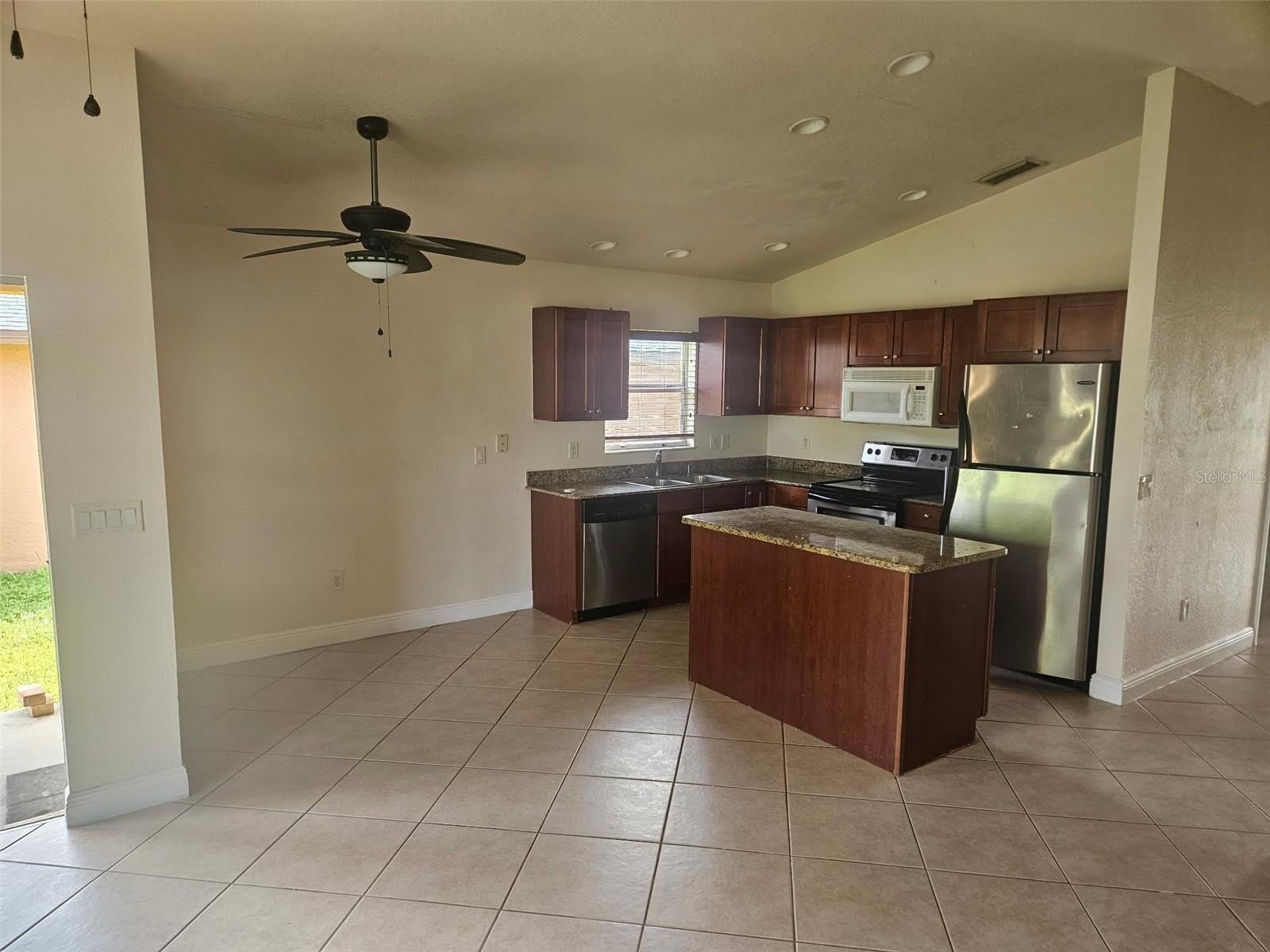 3221 SW SANTA BARBARA PL – photo 3