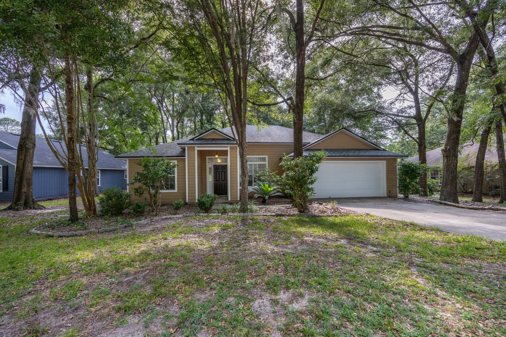 Nicely Remodeled Home In Hickory Forest With Community Amenities – photo 1