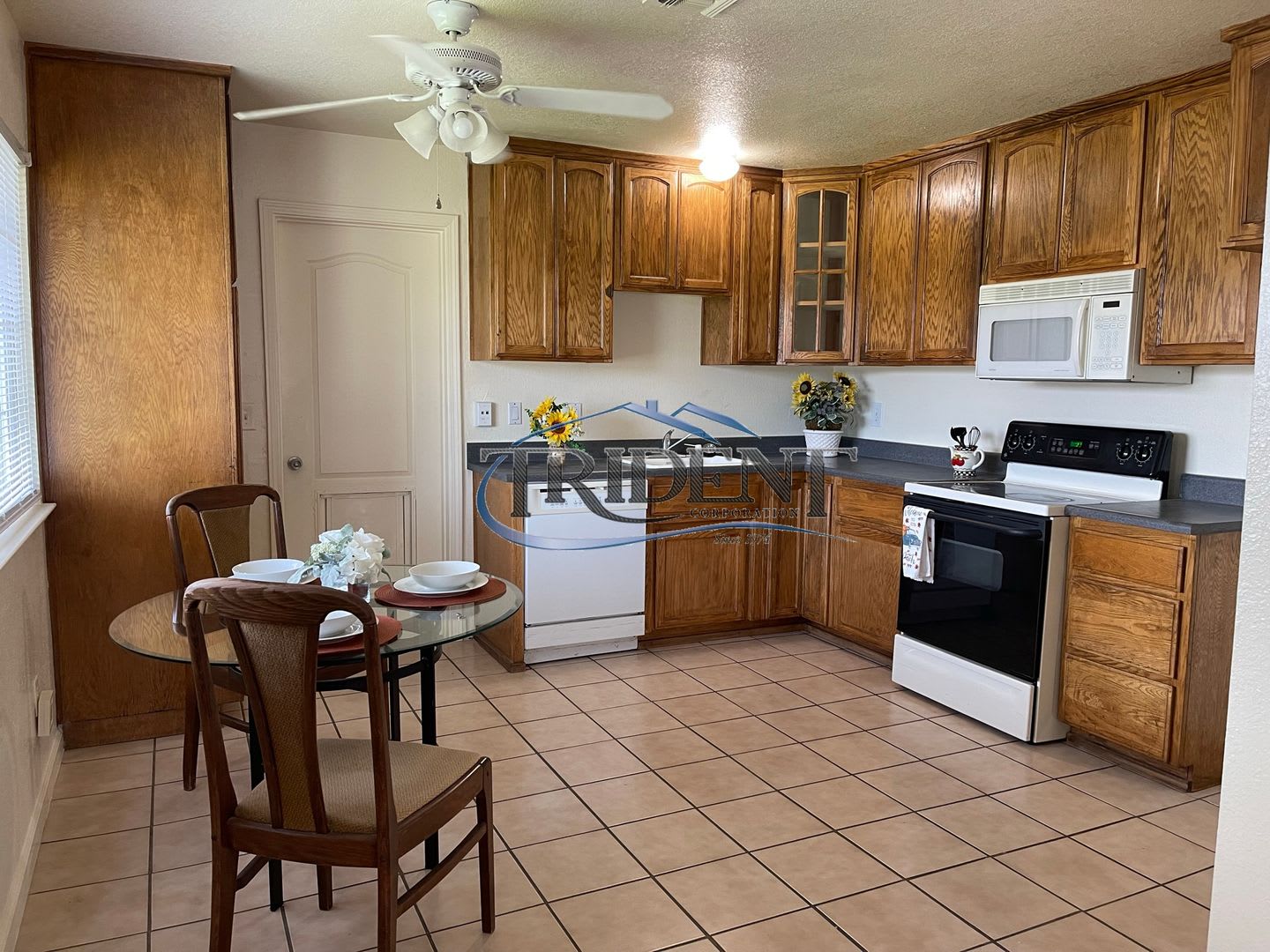 3 bedroom, 2 bath house – photo 4