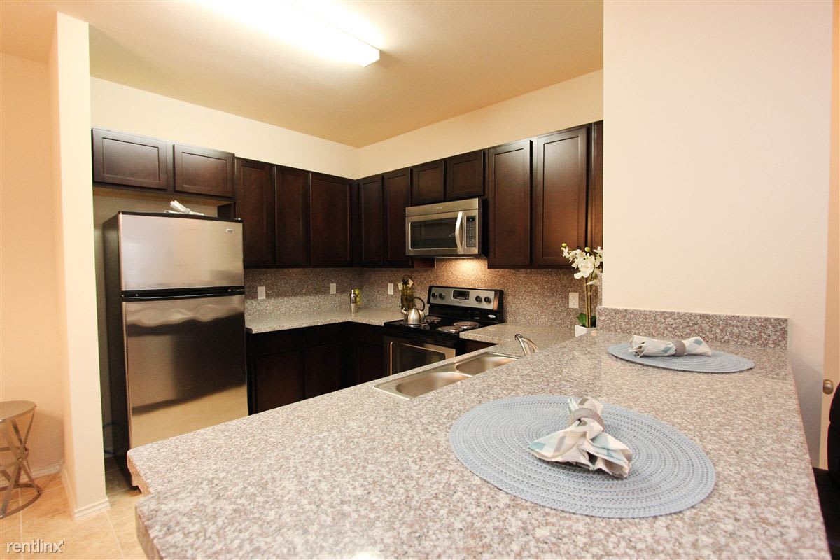 Stone Knights Apartments – photo 5