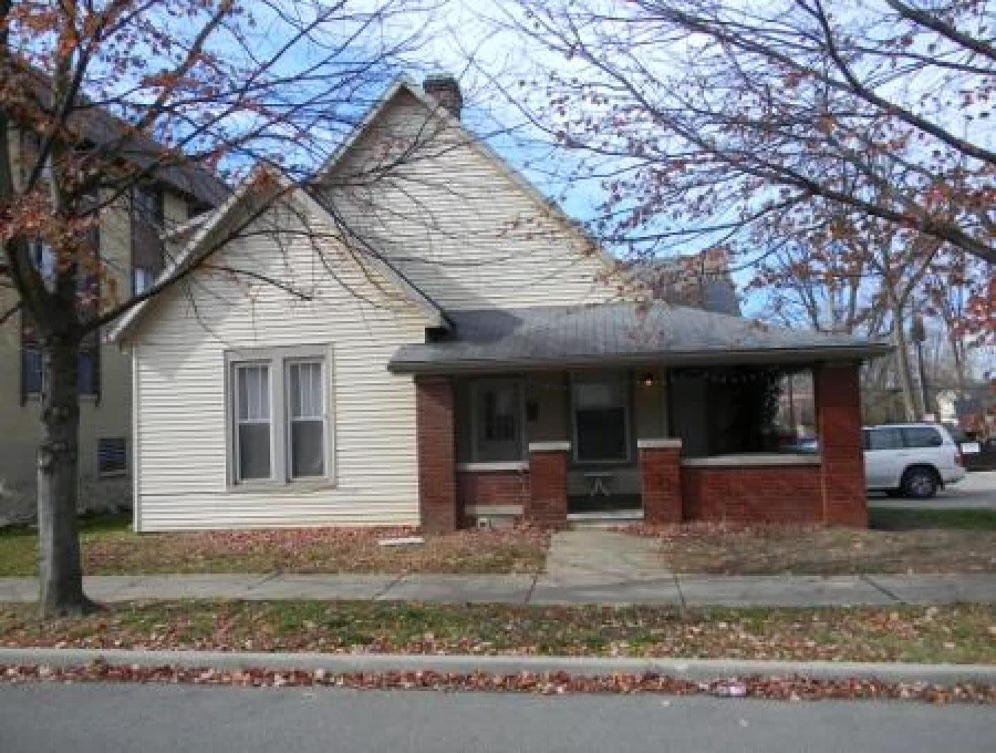 416 S. Dunn – photo 1
