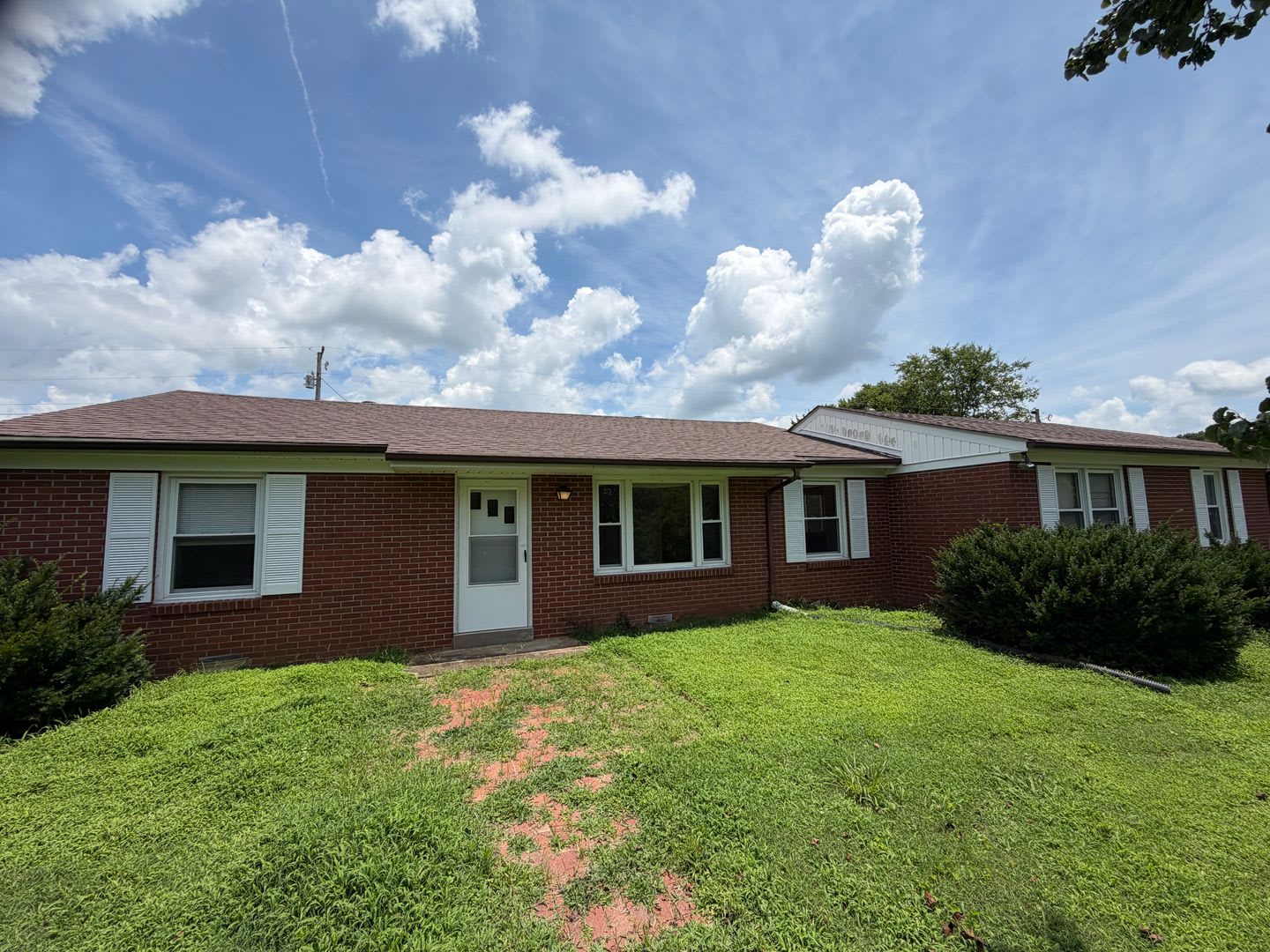 Country Rental on Approximately 1.9 Acres With 4 Bedrooms! – photo 1