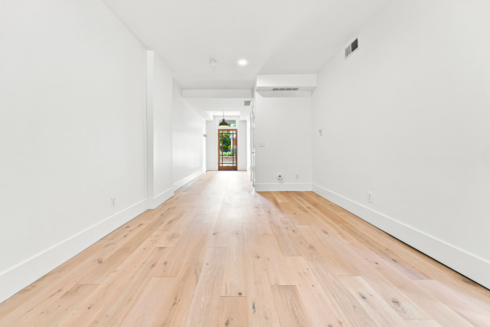 Stylish Completely Remodeled LoHi 2BD/2BA – photo 2