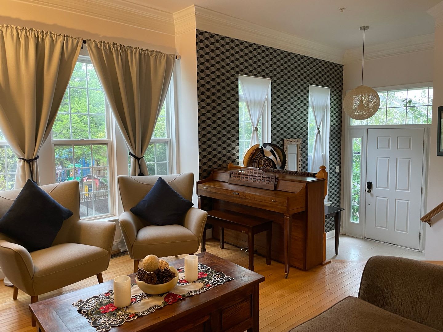 Three Bedroom Townhouse on Eisenhower Avenue, Alexandria – photo 3