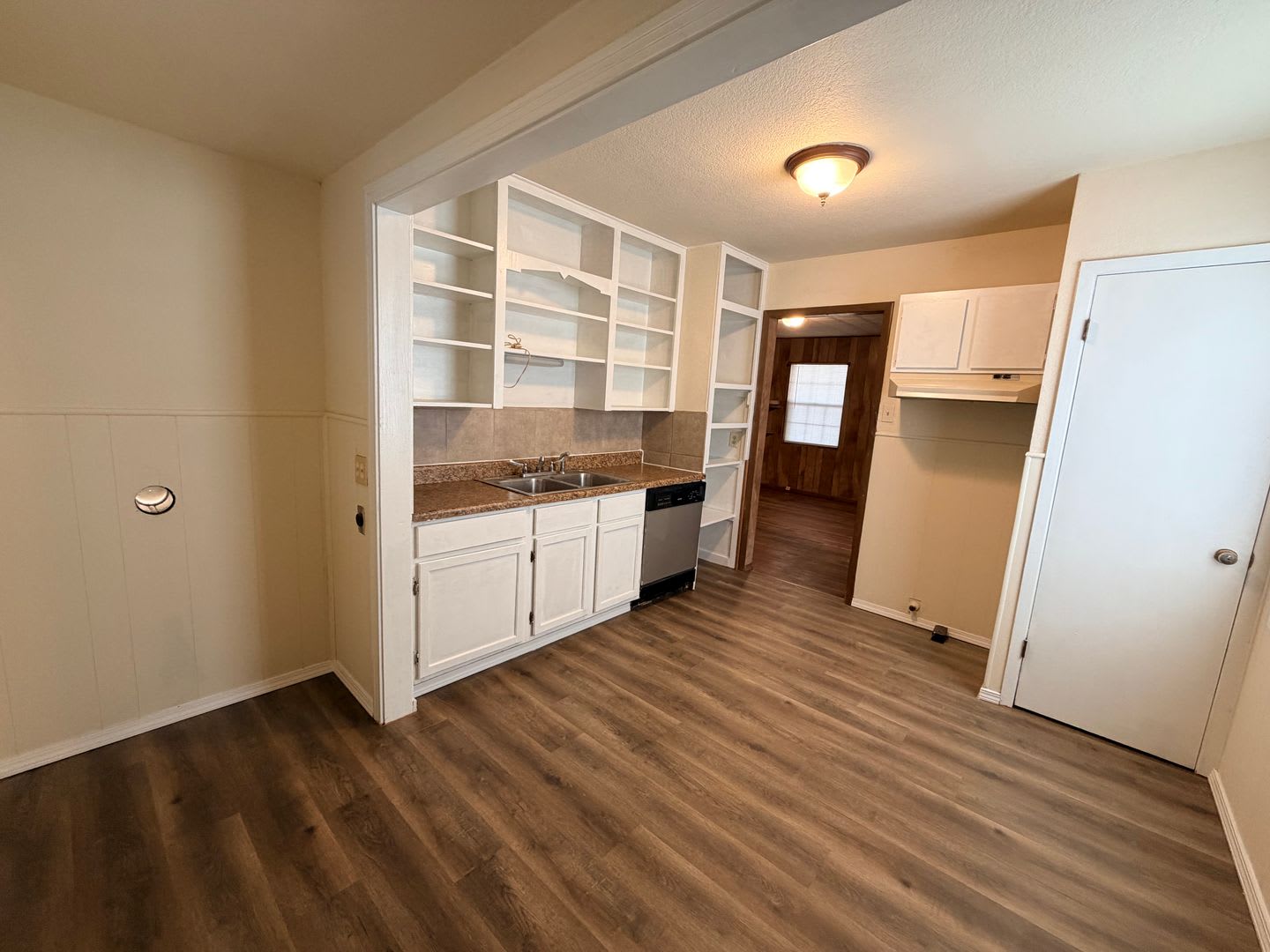 Harlandale 2 Bedroom 1 Bath Ready For Move In – photo 5