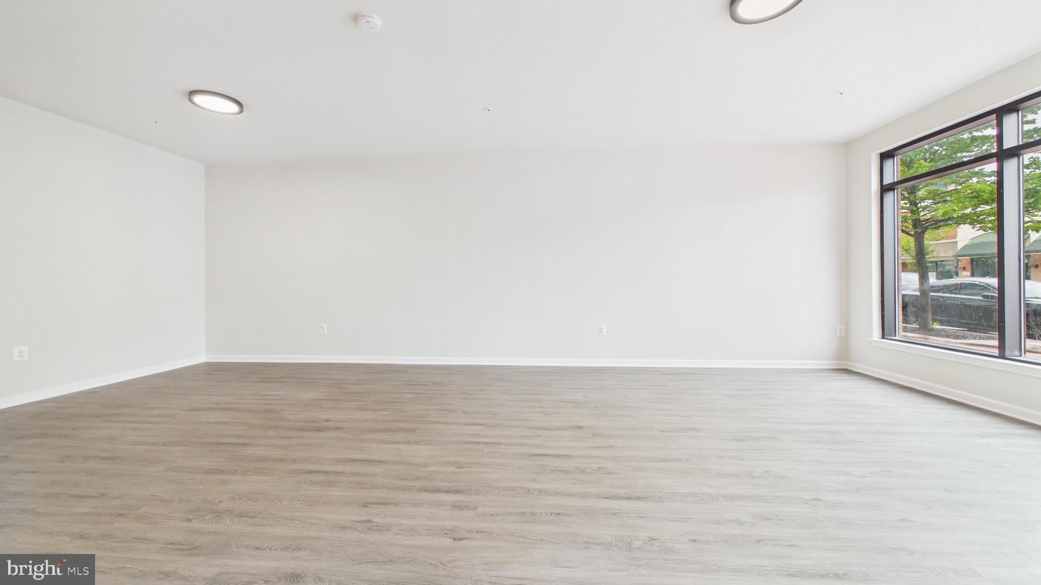 10082 Market Street – photo 4