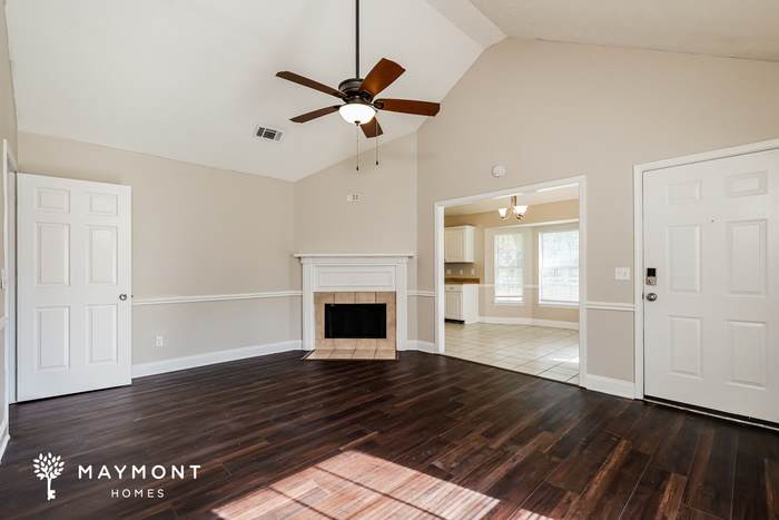2038 Red Oak Drive – photo 5
