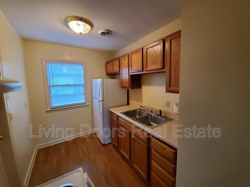 323 S 47th St – photo 2