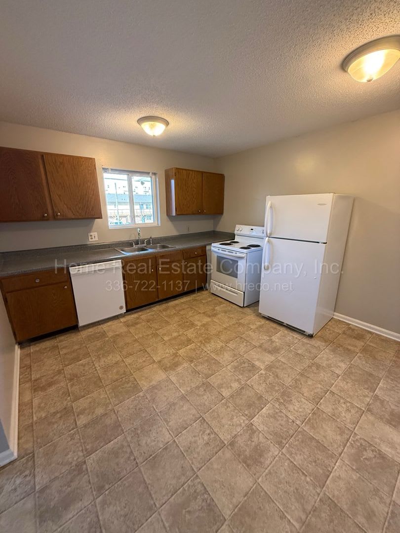 Courtyard Apartments – photo 3