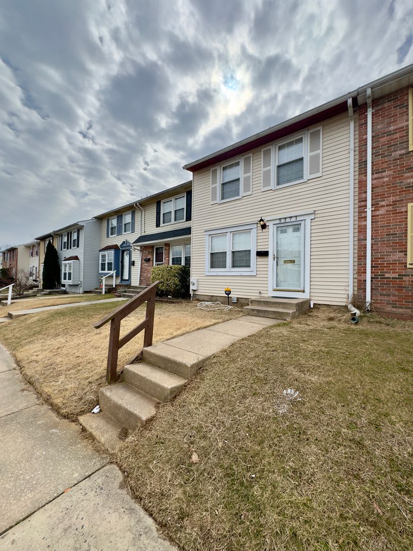 Charming 3BD/1.5BA Townhome in Rosedale, MD! – photo 2