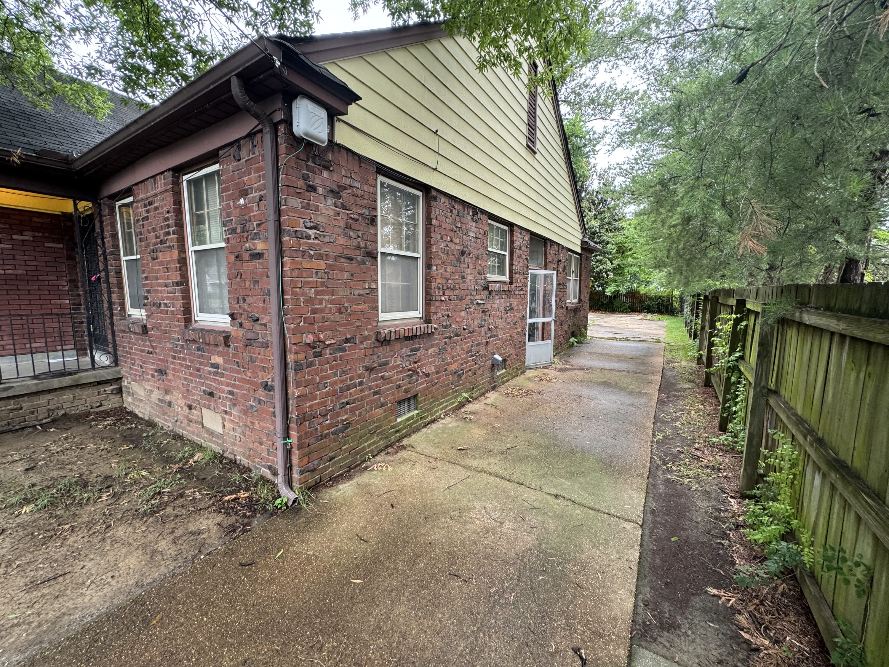 787 Eva Street – photo 2