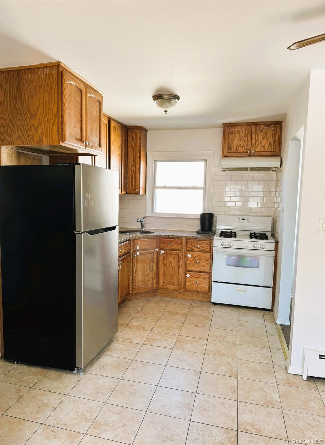 131 Roslyn Road – photo 4