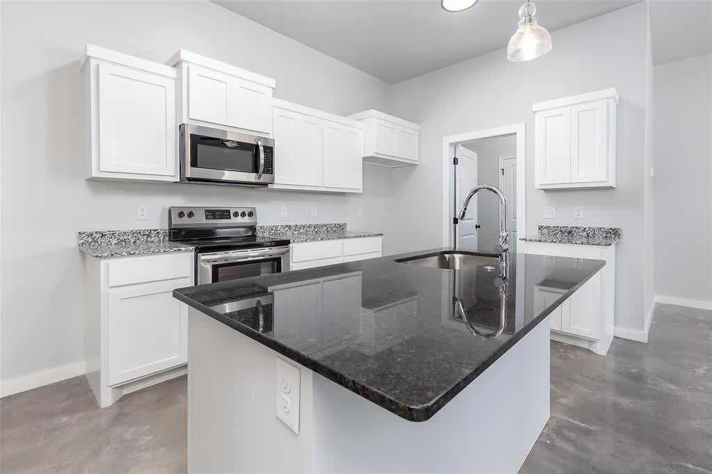 2324 SW 90 Place – photo 4
