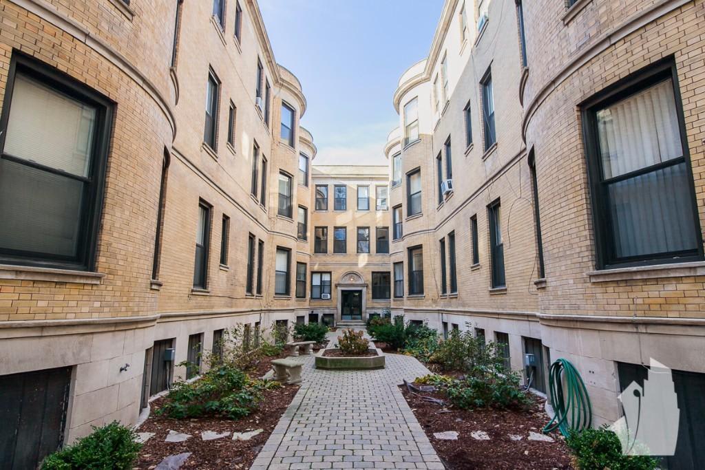 1220 North Dearborn Street – photo 1